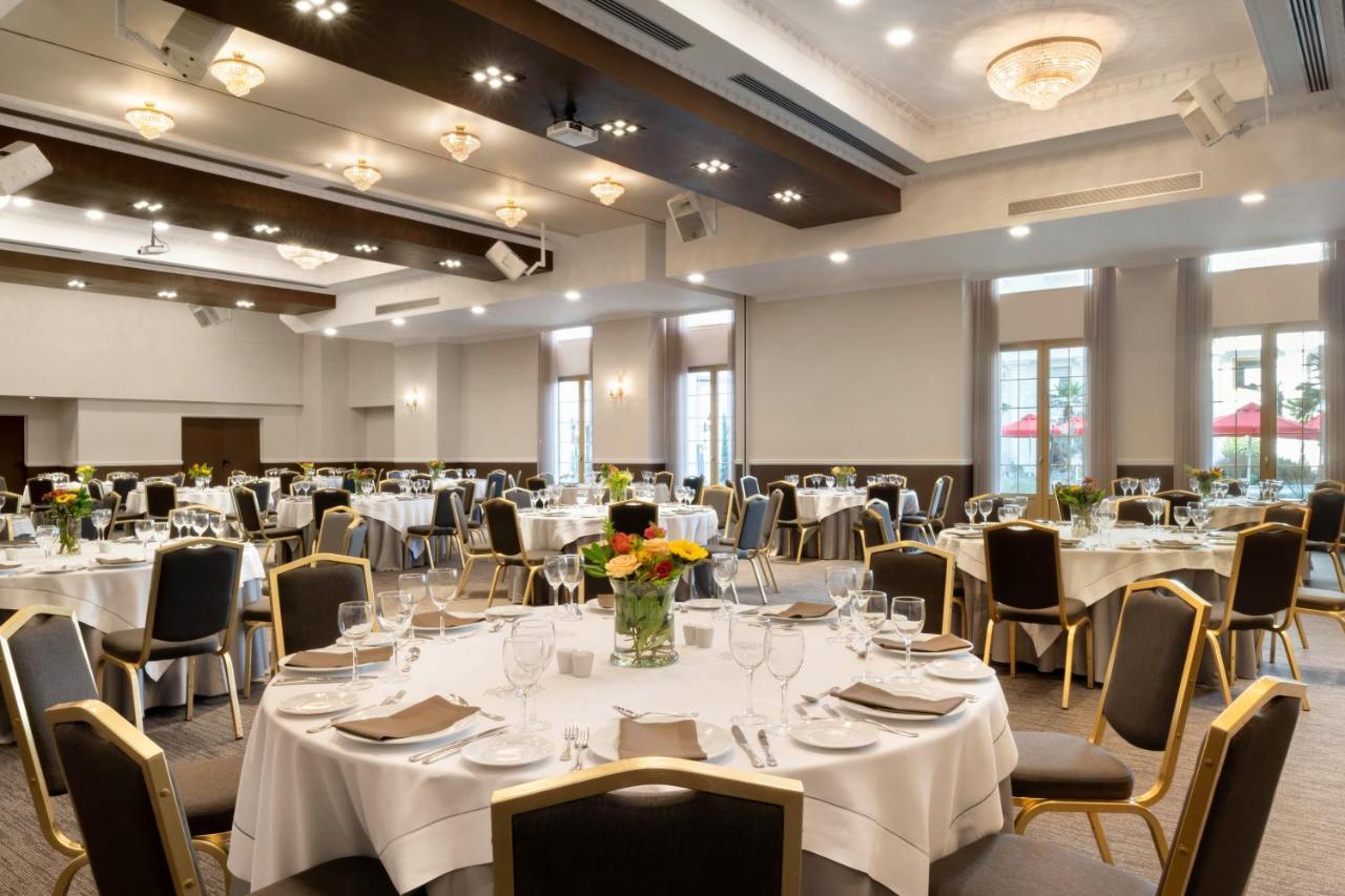 宫殿大酒店 塞萨洛尼基 外观 照片 The ballroom at the National Liberal Club