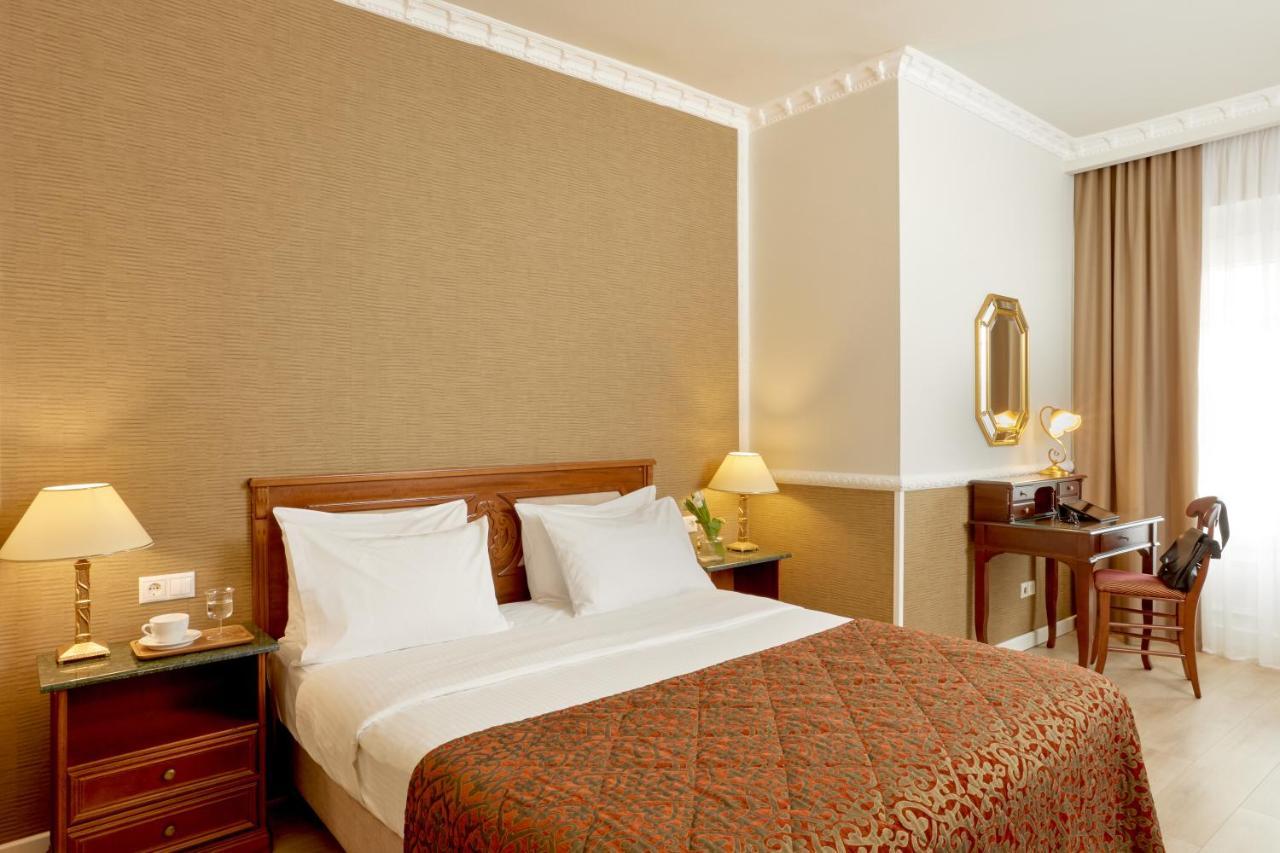 宫殿大酒店 塞萨洛尼基 外观 照片 A bedroom at the hotel