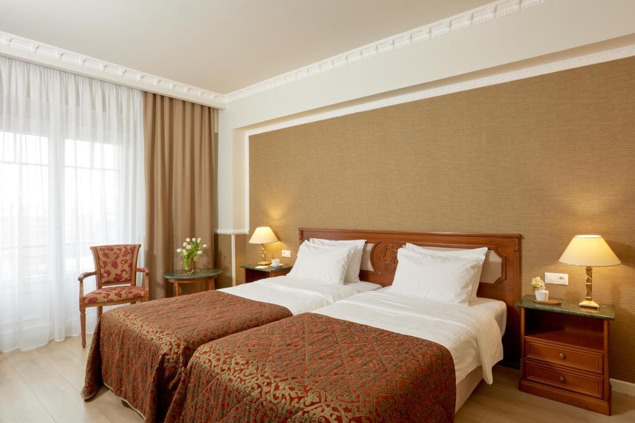 宫殿大酒店 塞萨洛尼基 外观 照片 A typical hotel room