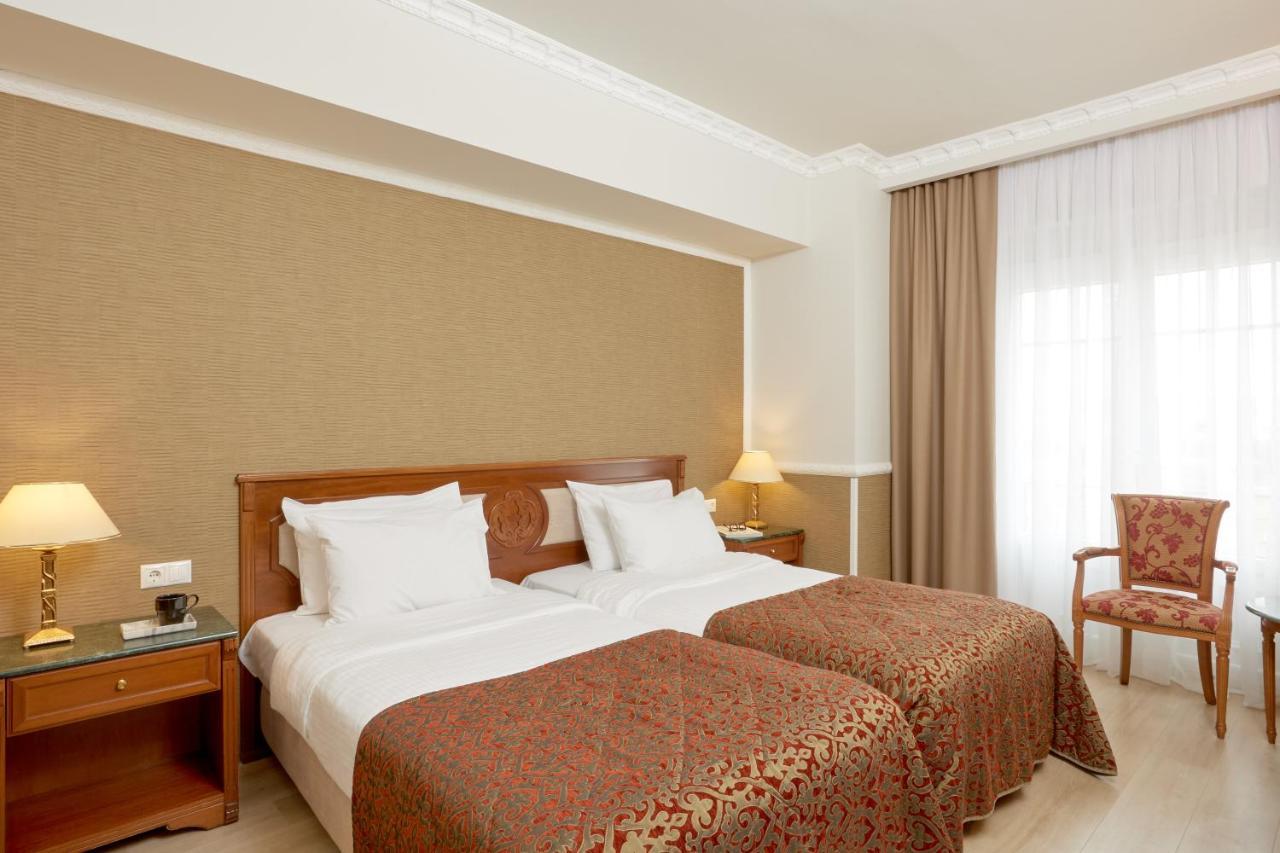 宫殿大酒店 塞萨洛尼基 外观 照片 A room at the hotel