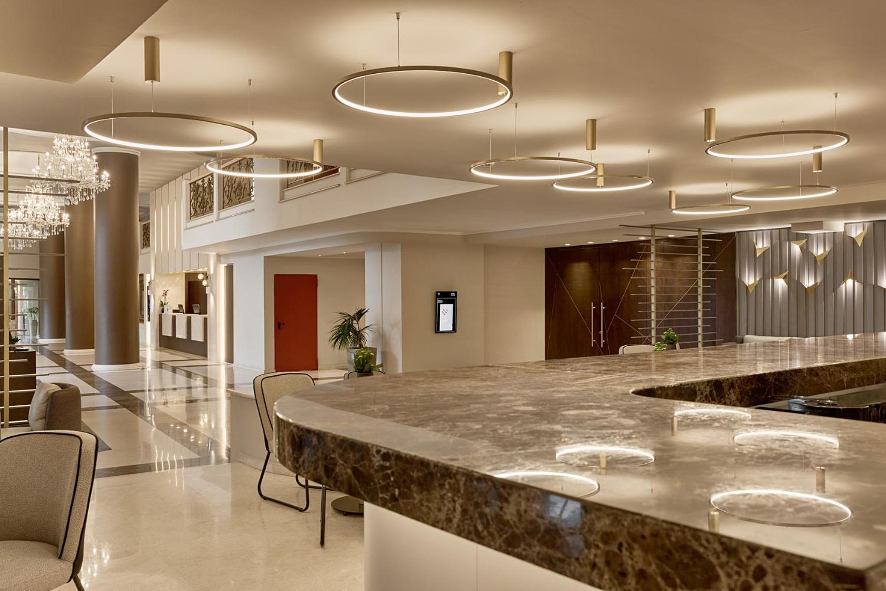 宫殿大酒店 塞萨洛尼基 外观 照片 The lobby of the hotel